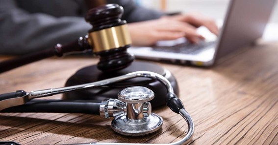 Five advantages of hiring a medical malpractice lawyer